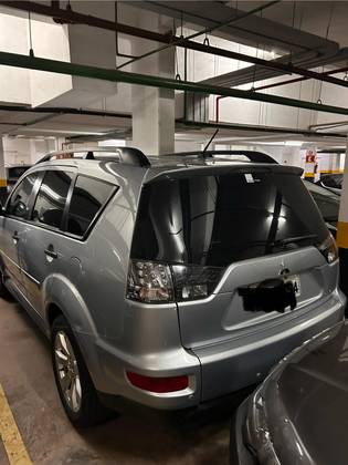 MITSUBISHI OUTLANDER 2012