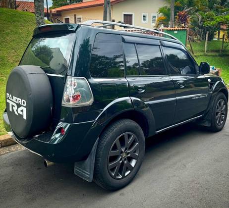 MITSUBISHI PAJERO TR4 2012