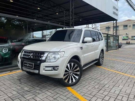 MITSUBISHI PAJERO FULL 2016