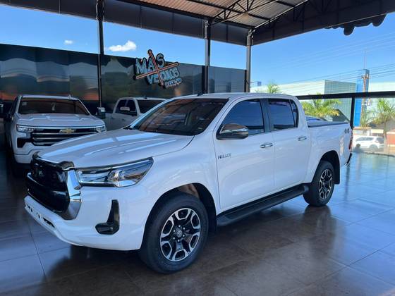 TOYOTA HILUX 2021