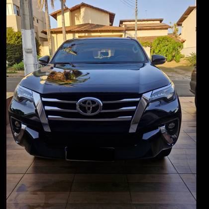 TOYOTA HILUX SW4 2020