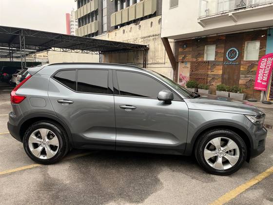 VOLVO XC40 2019