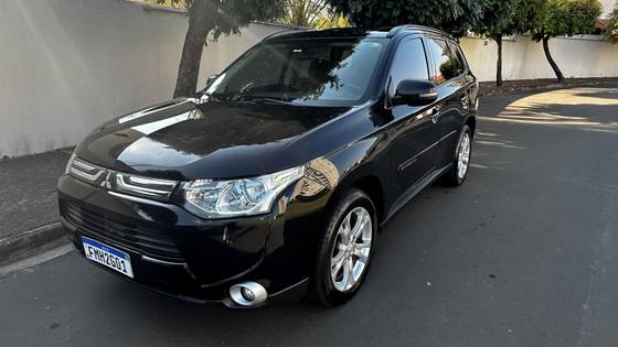 MITSUBISHI OUTLANDER 2014