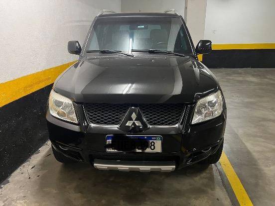 MITSUBISHI PAJERO TR4 2011