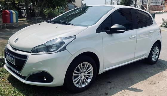 PEUGEOT 208 2017