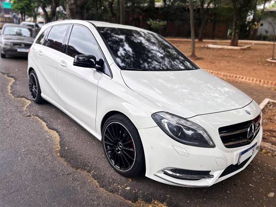 MERCEDES-BENZ B 200 2014