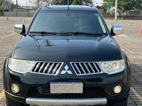MITSUBISHI PAJERO 2010
