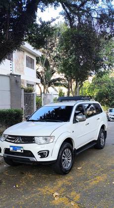 MITSUBISHI PAJERO 2017