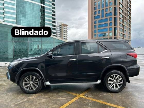 TOYOTA HILUX SW4 2018