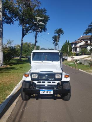 TOYOTA BANDEIRANTE 2001