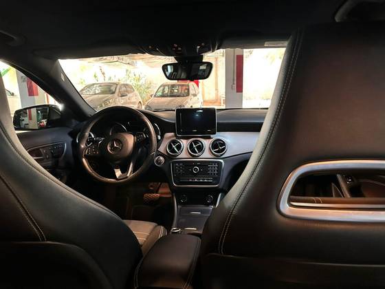 MERCEDES-BENZ GLA 250 2016