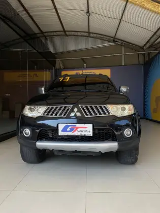 MITSUBISHI PAJERO 2012