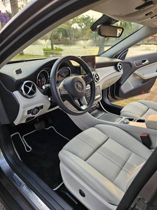 MERCEDES-BENZ GLA 200 2019
