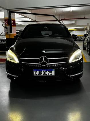 MERCEDES-BENZ B 200 2013