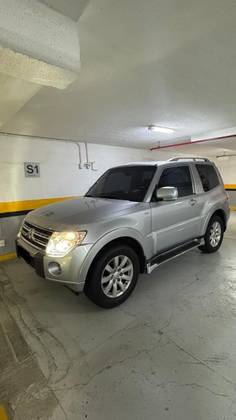 MITSUBISHI PAJERO FULL 2011