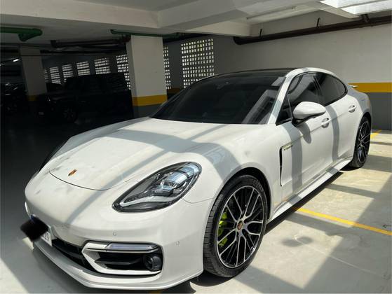 PORSCHE PANAMERA 2023