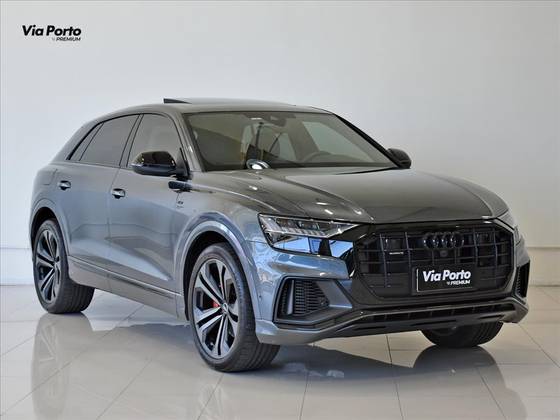 AUDI Q8 2022