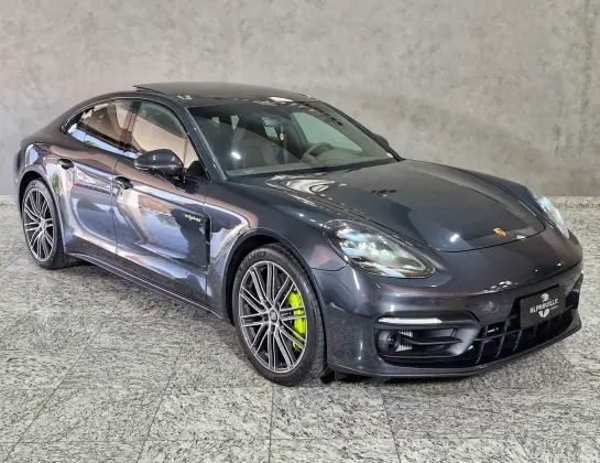 PORSCHE PANAMERA 2023