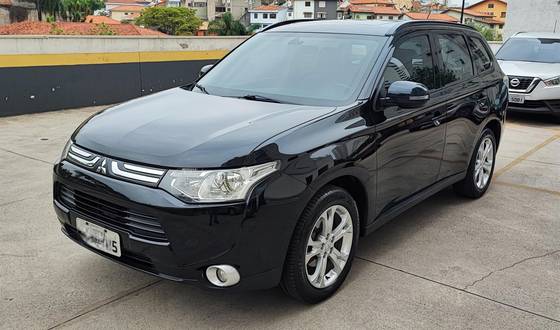 MITSUBISHI OUTLANDER 2015