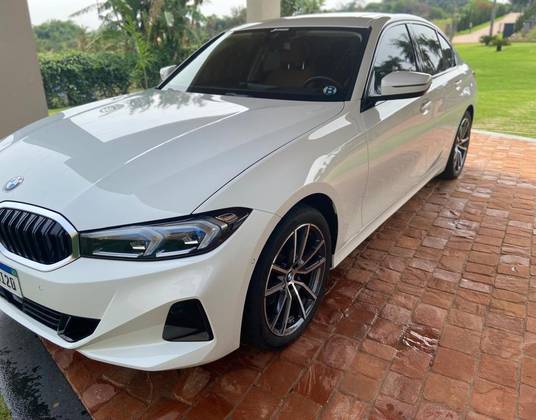 BMW 320i 2023
