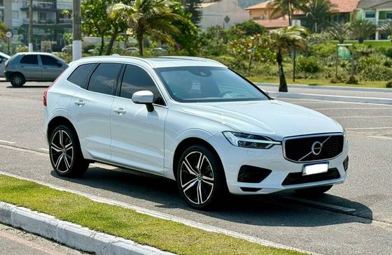 VOLVO XC60 2019