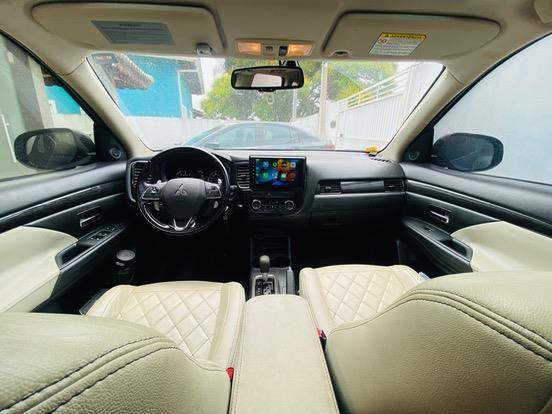 MITSUBISHI OUTLANDER 2016