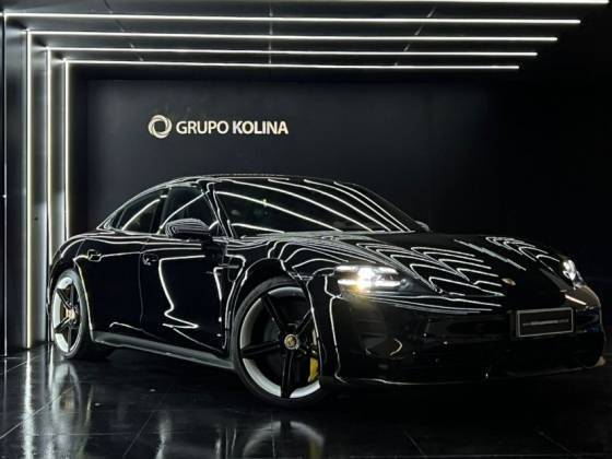 PORSCHE TAYCAN 2023