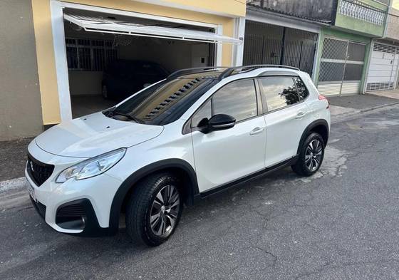 PEUGEOT 2008 2020