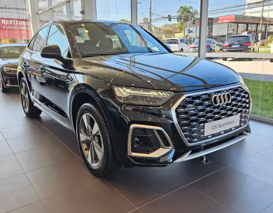 AUDI Q5 2024