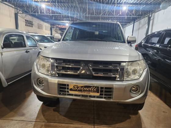 MITSUBISHI PAJERO FULL 2014