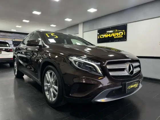 MERCEDES-BENZ GLA 200 2015