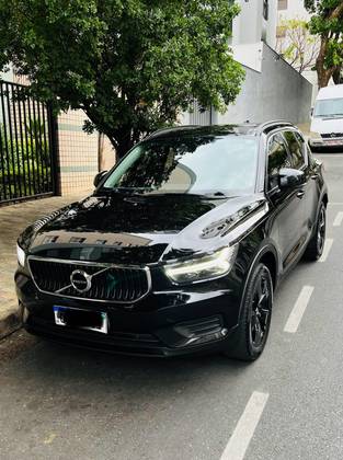 VOLVO XC40 2019