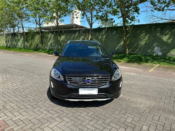 VOLVO XC60 2017