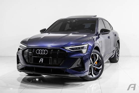 AUDI E-TRON 2022