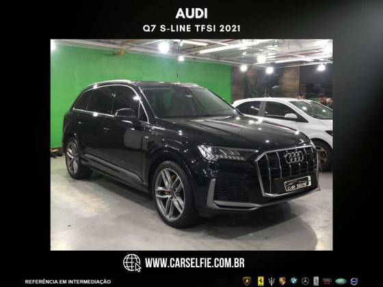 AUDI Q7 2021
