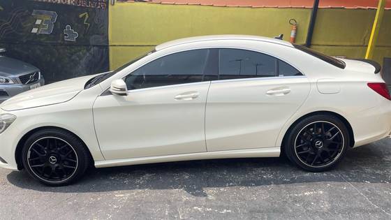 MERCEDES-BENZ CLA 200 2015