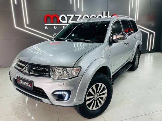 MITSUBISHI PAJERO 2018