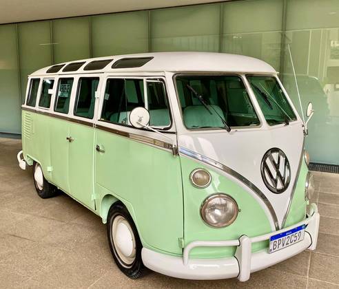 VOLKSWAGEN KOMBI 1975
