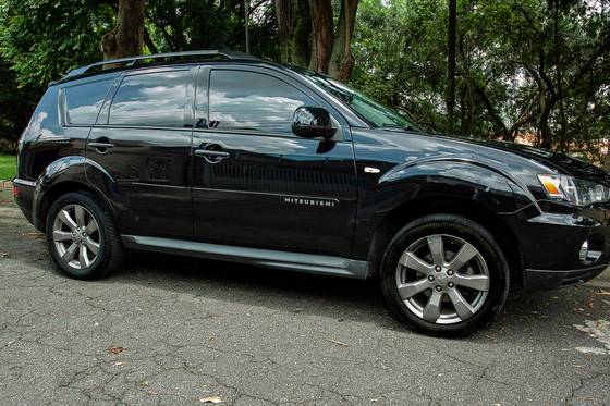 MITSUBISHI OUTLANDER 2012