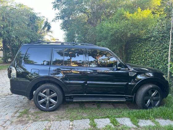 MITSUBISHI PAJERO FULL 2014
