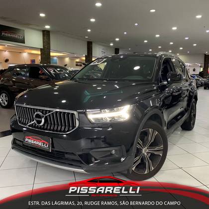VOLVO XC40 2020