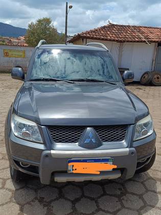 MITSUBISHI PAJERO TR4 2013