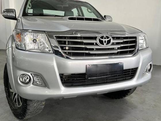 TOYOTA HILUX 2015