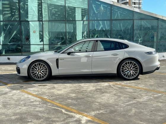 PORSCHE PANAMERA 2023