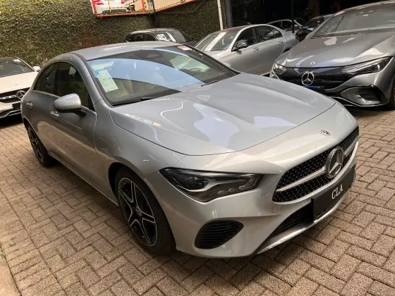 MERCEDES-BENZ CLA 200 2025