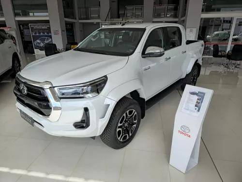 TOYOTA HILUX 2024