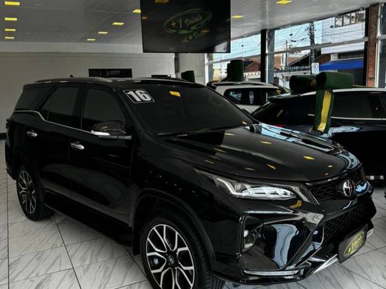 TOYOTA HILUX SW4 2016