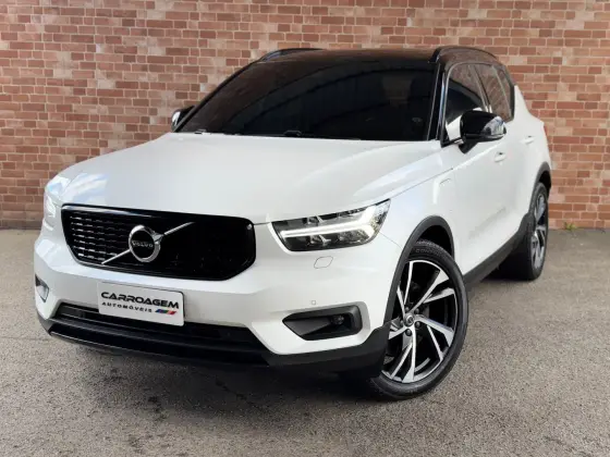 VOLVO XC40 2021