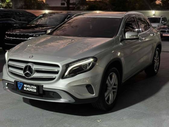 MERCEDES-BENZ GLA 200 2016