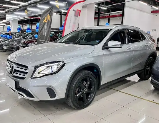 MERCEDES-BENZ GLA 200 2018